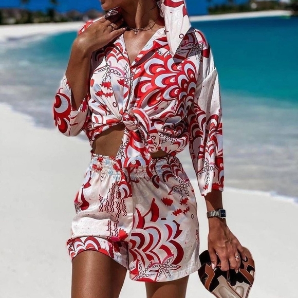 Zara Floral Printed Multicolored Shorts - Picture 3 of 16